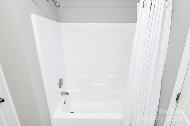 5943 Pisgah Way, Charlotte, NC 28217 - bathroom featuring shower / bath combo with shower curtain