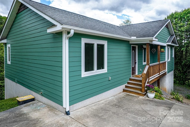 18 Benzington Way, Leicester, NC 28748 - view of front of home with a patio