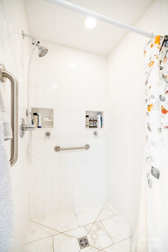 958 Alta Vista Ln, Sparta, NC 28675 - bathroom featuring tiled shower
