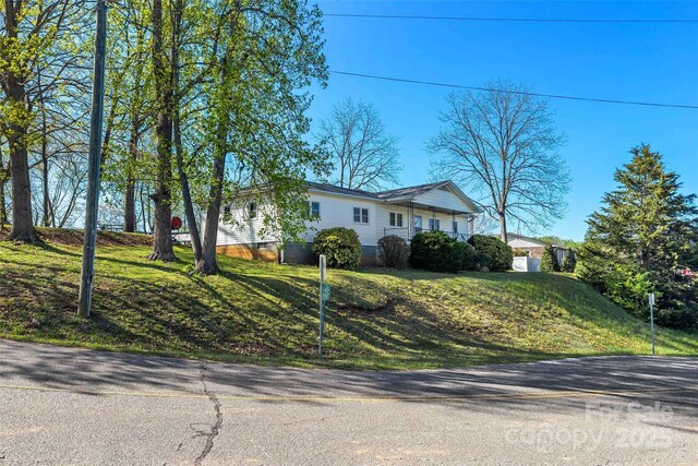 36 Catawba Ave, Marion, NC 28752 - photo 3