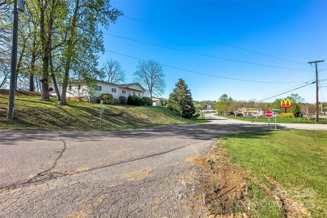 36 Catawba Ave, Marion, NC 28752 - photo 4
