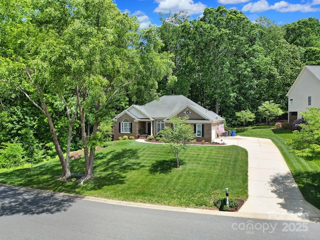 160 Fernbrook Dr, Mooresville, NC 28117 - ranch-style house featuring brick siding, concrete driveway, and a front lawn