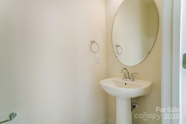 2907 W Trade St, Charlotte, NC 28208 - view of bathroom