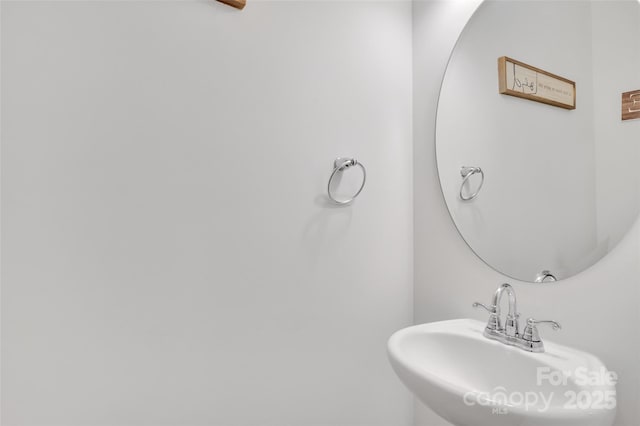 12110 Chesapeake Mallard Dr, Charlotte, NC 28262 - bathroom featuring a sink