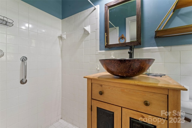 851 Gist Rd, Rock Hill, SC 29732 - full bathroom with tiled shower and vanity