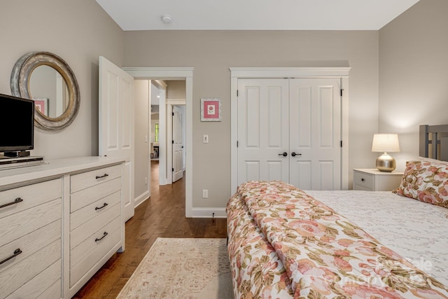 75 Balsam High Rd, Biltmore Lake, NC 28715 - bedroom featuring dark wood-type flooring, baseboards, and a closet
