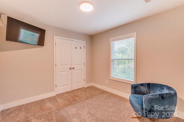 210 Holmes Dr, Spartanburg, SC 29303 - living area featuring carpet flooring and baseboards