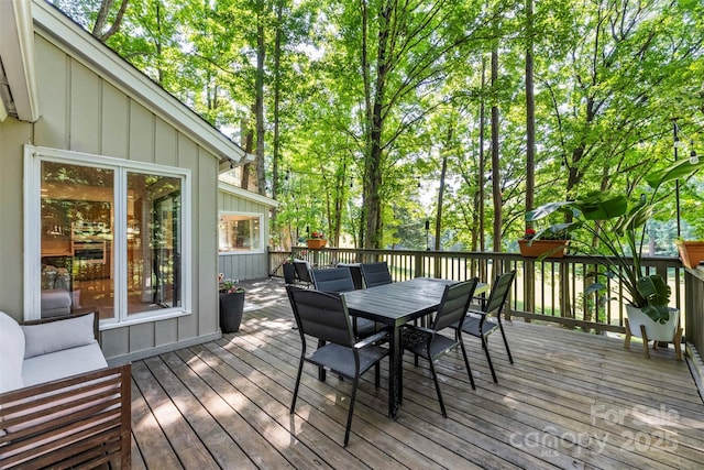 deck featuring outdoor dining space