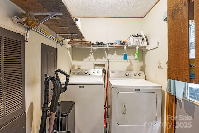 15 Robin Ln, Asheville, NC 28806 - laundry area with washing machine and clothes dryer and a heating unit