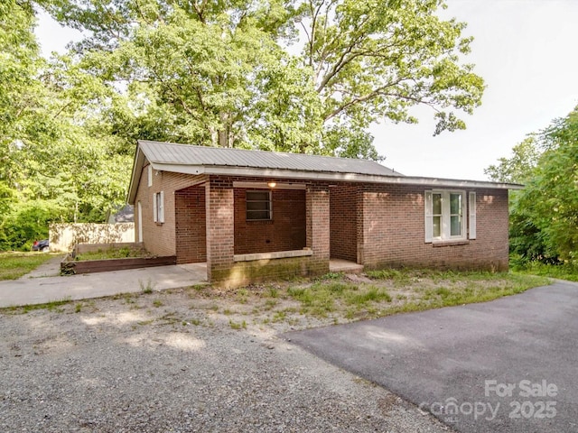 363 Sowers Rd, Linwood, NC 27299 - single story home with brick siding