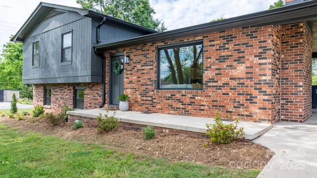 606 Hillcrest St, Hudson, NC 28638 - view of front of home with brick siding
