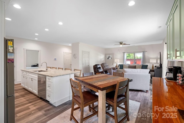 dining space featuring recessed lighting, ceiling fan, and dark wood-style floors