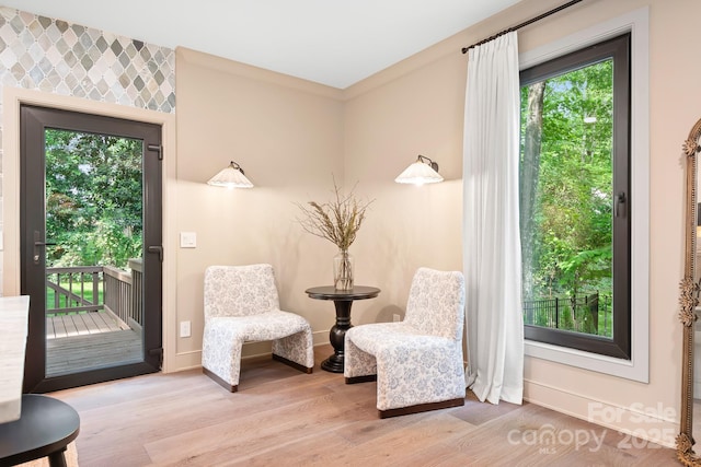 4316 Old Saybrook Ct, Charlotte, NC 28211 - living area with wood finished floors and baseboards