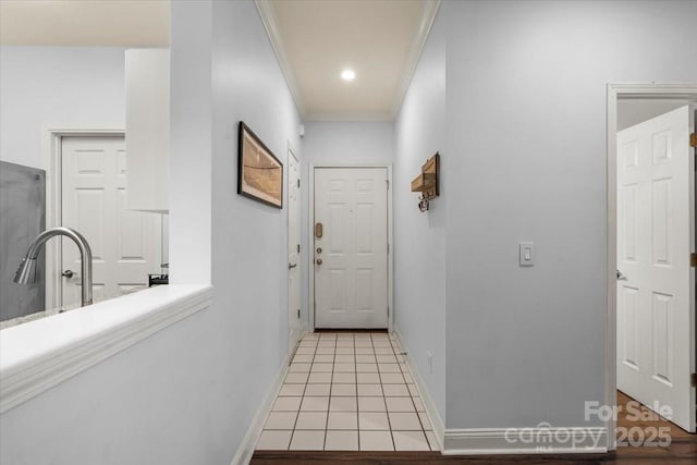 5730 Closeburn Rd Unit H, Charlotte, NC 28210 - corridor with ornamental molding, a sink, and baseboards