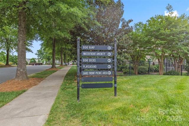 8505 Loxton Cir, Charlotte, NC 28214 - view of home's community featuring a yard and fence
