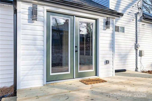 900 Gales Ave, Winston Salem, NC 27103 - entrance to property featuring a shingled roof and a deck