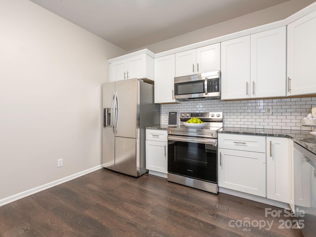3626 Cole Mill Rd, Charlotte, NC 28270 - kitchen featuring stainless steel appliances, dark wood-style floors, backsplash, and baseboards