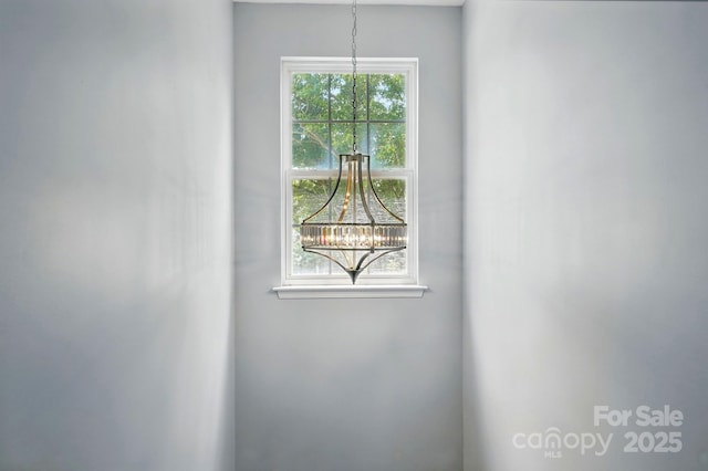 10431 Plantain Ct, Charlotte, NC 28213 - detailed view of a chandelier
