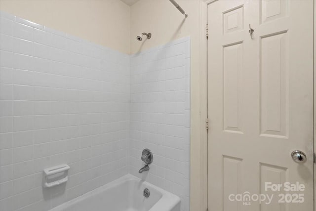 8017 Prince George Rd, Charlotte, NC 28210 - full bath featuring  shower combination