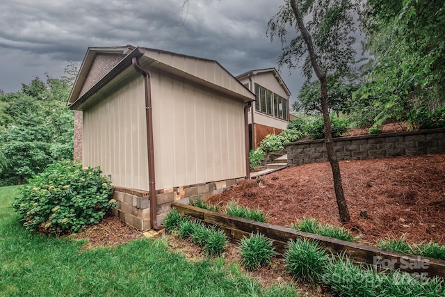view of property exterior
