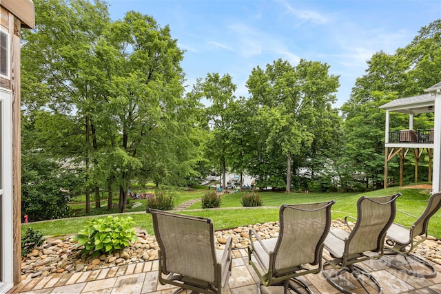10452 Quiet Bay Ct, Charlotte, NC 28278 - view of patio / terrace with view of wooded area