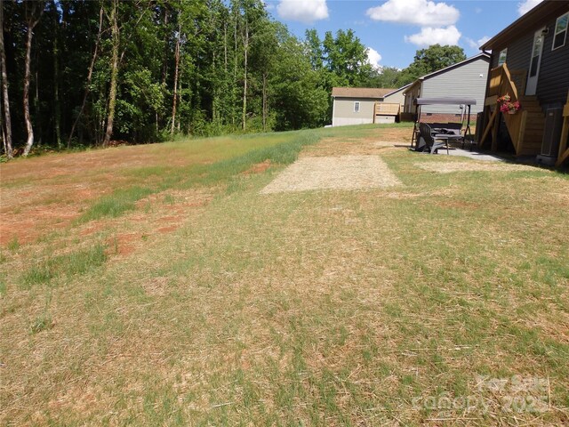 view of grassy yard