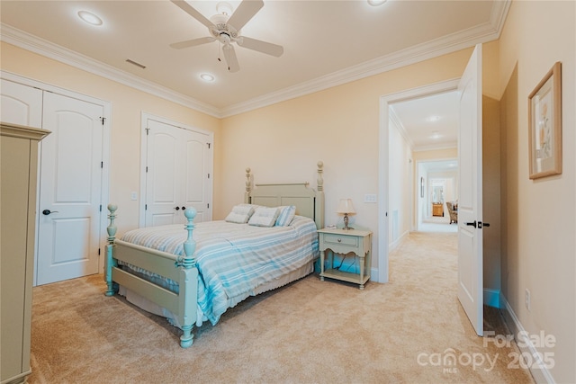bedroom featuring ornamental molding, light carpet, baseboards, recessed lighting, and a ceiling fan