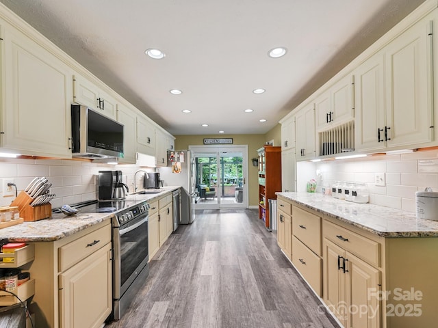 3221 Debbie Dr, Hendersonville, NC 28791 - photo 17