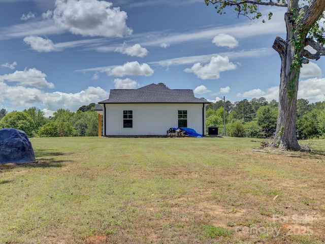 1454 King Rd, York, SC 29745 - rear view of house with a yard