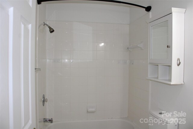14621 Waterside Dr, Charlotte, NC 28278 - full bathroom with shower / washtub combination