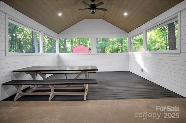 sunroom with vaulted ceiling