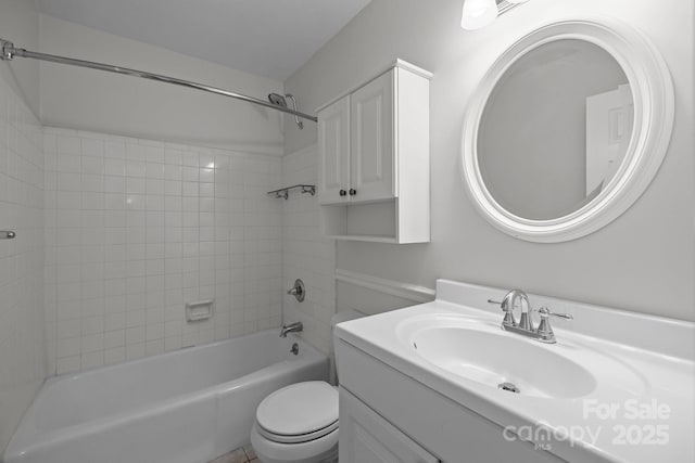 6713 William Harry Ct, Charlotte, NC 28211 - full bathroom featuring toilet,  shower combination, and vanity