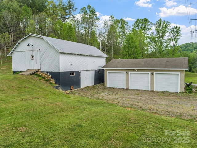 view of detached garage