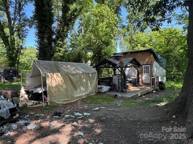 view of outdoor structure featuring an outbuilding