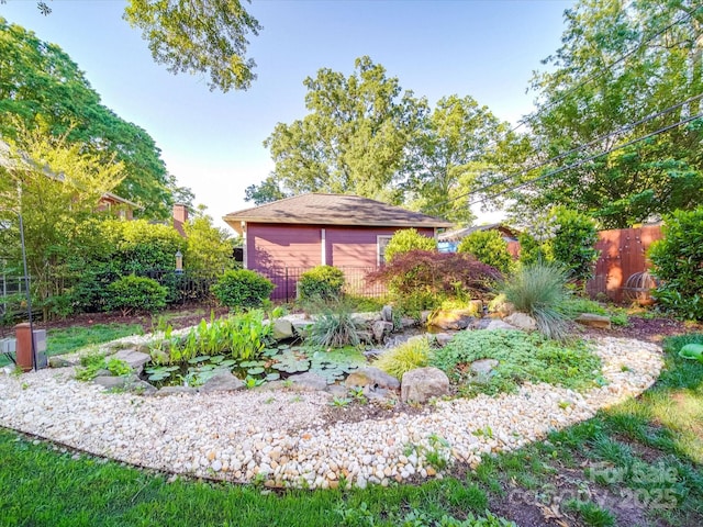 907 Edgewood Cir, Gastonia, NC 28052 - view of yard featuring fence