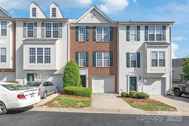 1707 Kashmir White Ln, Fort Mill, SC 29708 - photo 1