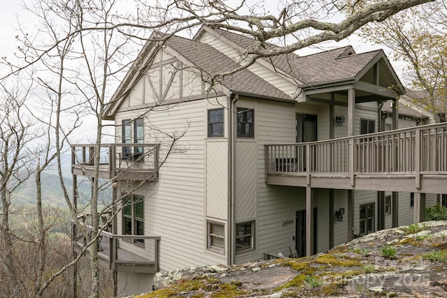 140 Slickrock Rd Unit F3, Burnsville, NC 28714 - exterior space with roof with shingles and a balcony