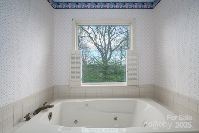 184 Buff Ridge Rd, Boone, NC 28607 - full bath with wallpapered walls and a whirlpool tub