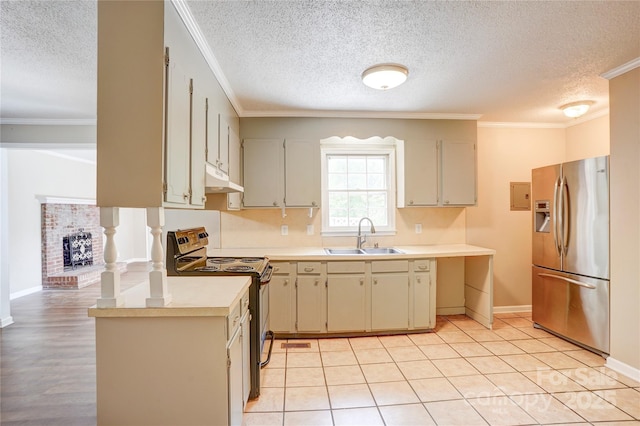 kitchen with stainless steel refrigerator with ice dispenser, a sink, electric range oven, light countertops, and under cabinet range hood