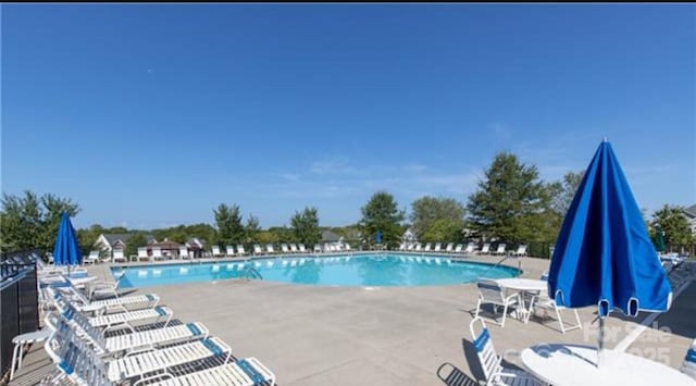159 Saye Pl, Mooresville, NC 28115 - community pool with a patio