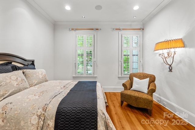 4523 Fox Brook Ln, Charlotte, NC 28211 - bedroom with wood finished floors, crown molding, baseboards, and recessed lighting