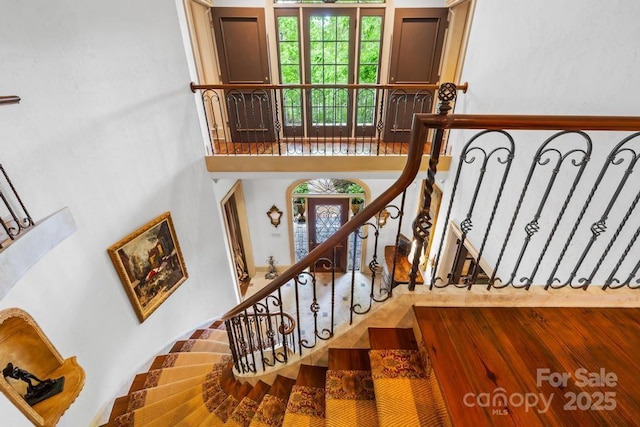 4523 Fox Brook Ln, Charlotte, NC 28211 - stairs with a towering ceiling