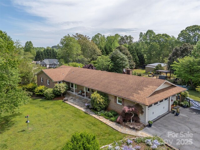 aerial view of property and surrounding area