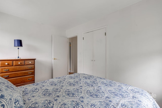 bedroom featuring a closet