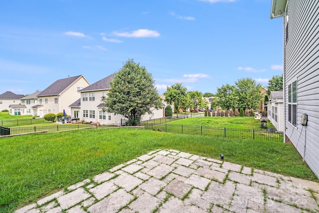 6227 Castlecove Rd, Charlotte, NC 28278 - fenced backyard with a residential view and a patio