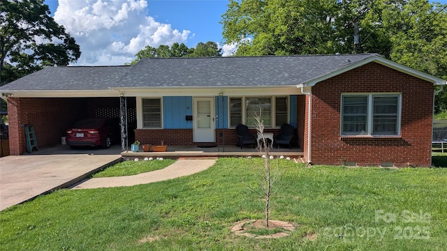 718 Dogwood Ave, Lincolnton, NC 28092 - view of front of home with brick siding, covered porch, and a front lawn
