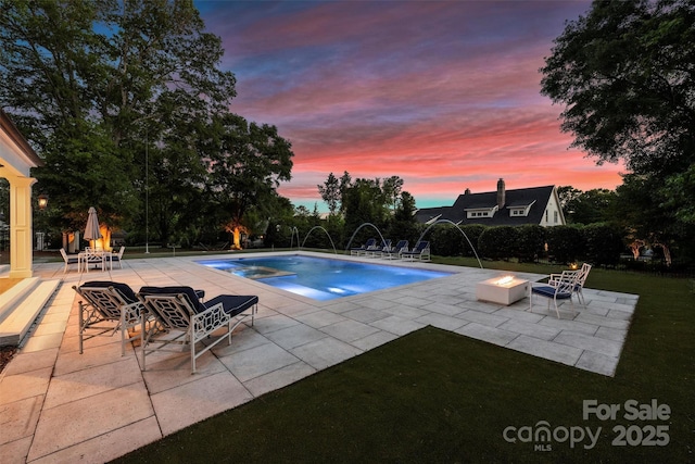 5806 Bentway Dr, Charlotte, NC 28226 - view of pool featuring an outdoor fire pit, a patio, and a pool with connected hot tub