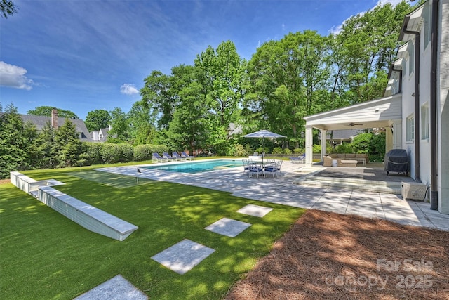 5806 Bentway Dr, Charlotte, NC 28226 - view of grassy yard with an outdoor hangout area, a patio, and a ceiling fan