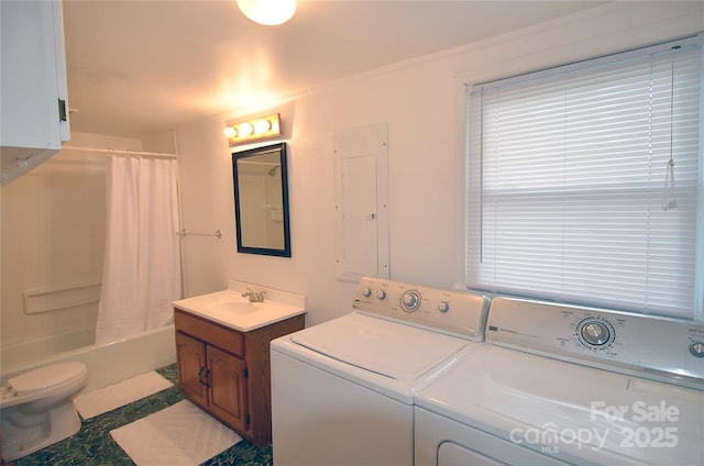 60 3rd St, Marion, NC 28752 - laundry area featuring washer and dryer