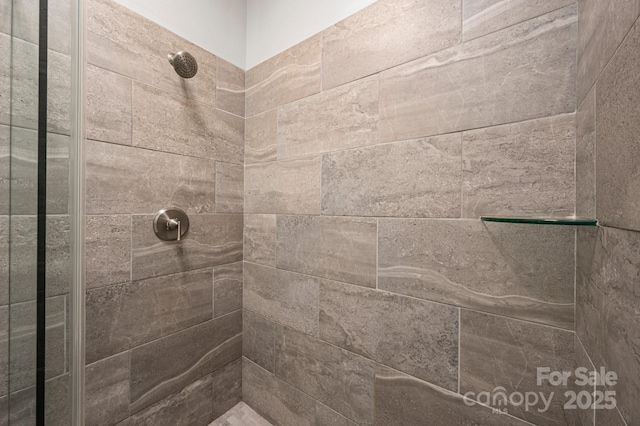 200 N Skyloft Dr Unit 2, Asheville, NC 28801 - full bathroom featuring a tile shower